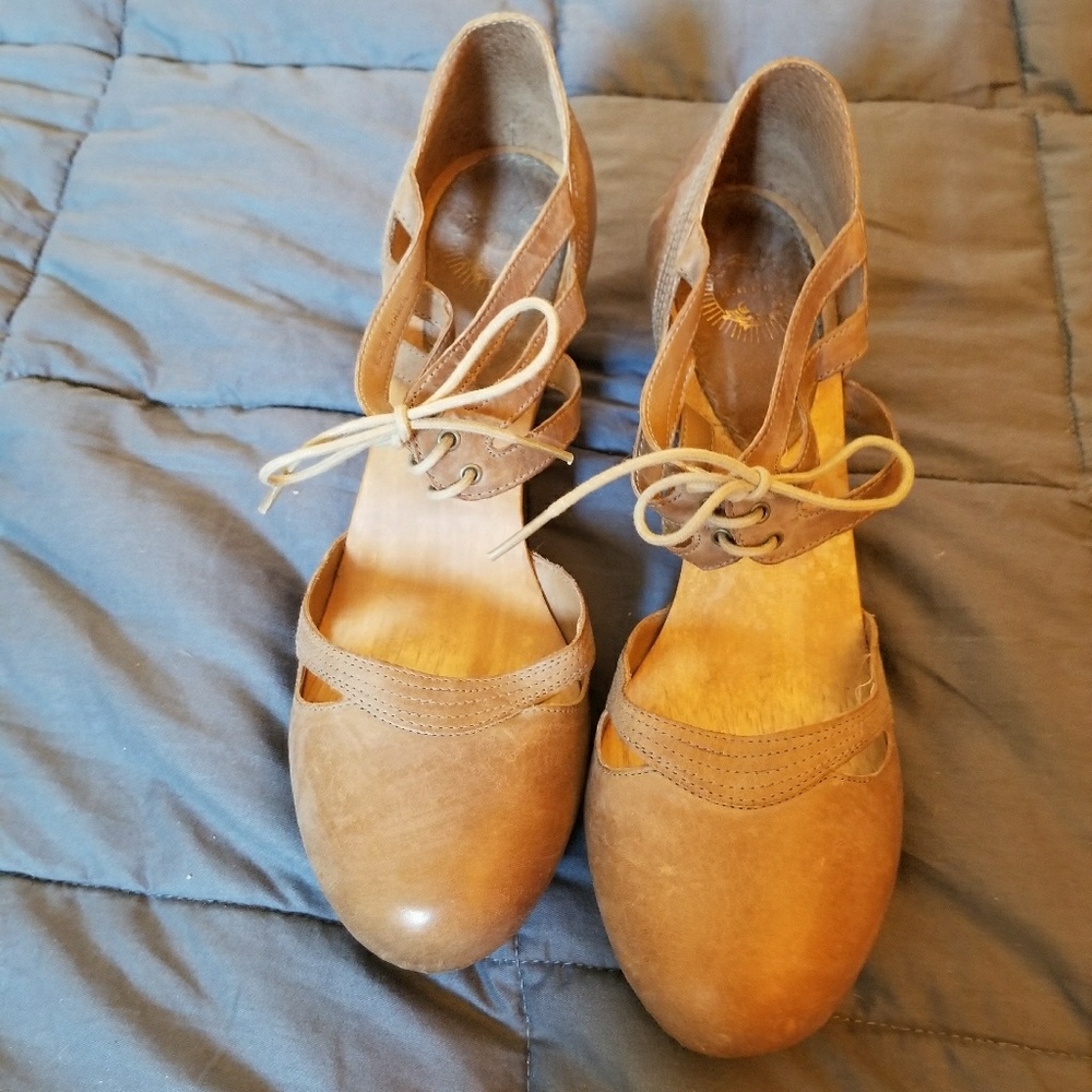 Anthropologie Lucky Penny heels